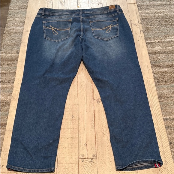 Jordache Blue Cropped Retro Style Jeans with Red Accents Size 18 - Picture 6 of 12